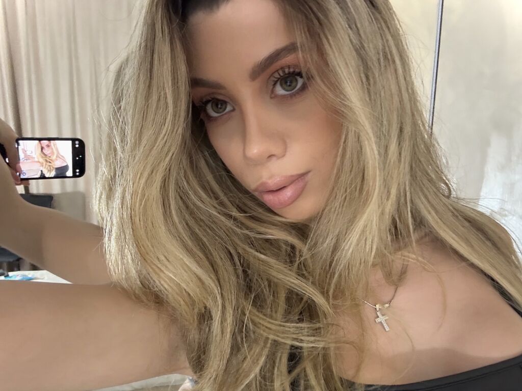 Image of cam model KaylaBens from Web Night Cam