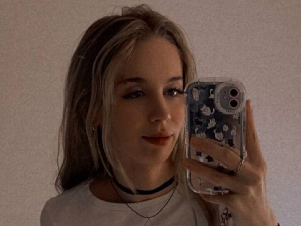Image of cam model AliceWoody from Web Night Cam