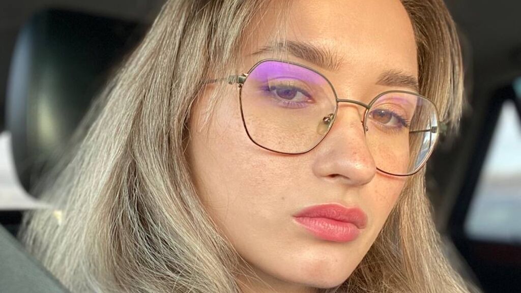 FloraDeeks's profile from Jasmin at GirlsOfJasmin'