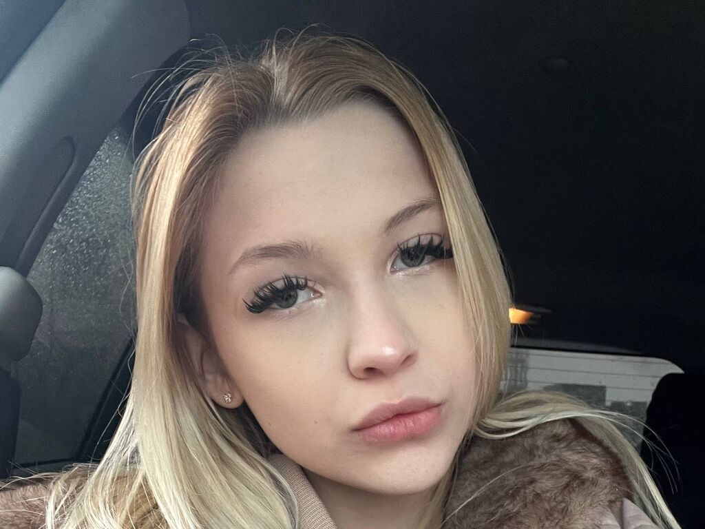 Image of cam model VeronicaBarks from Web Night Cam