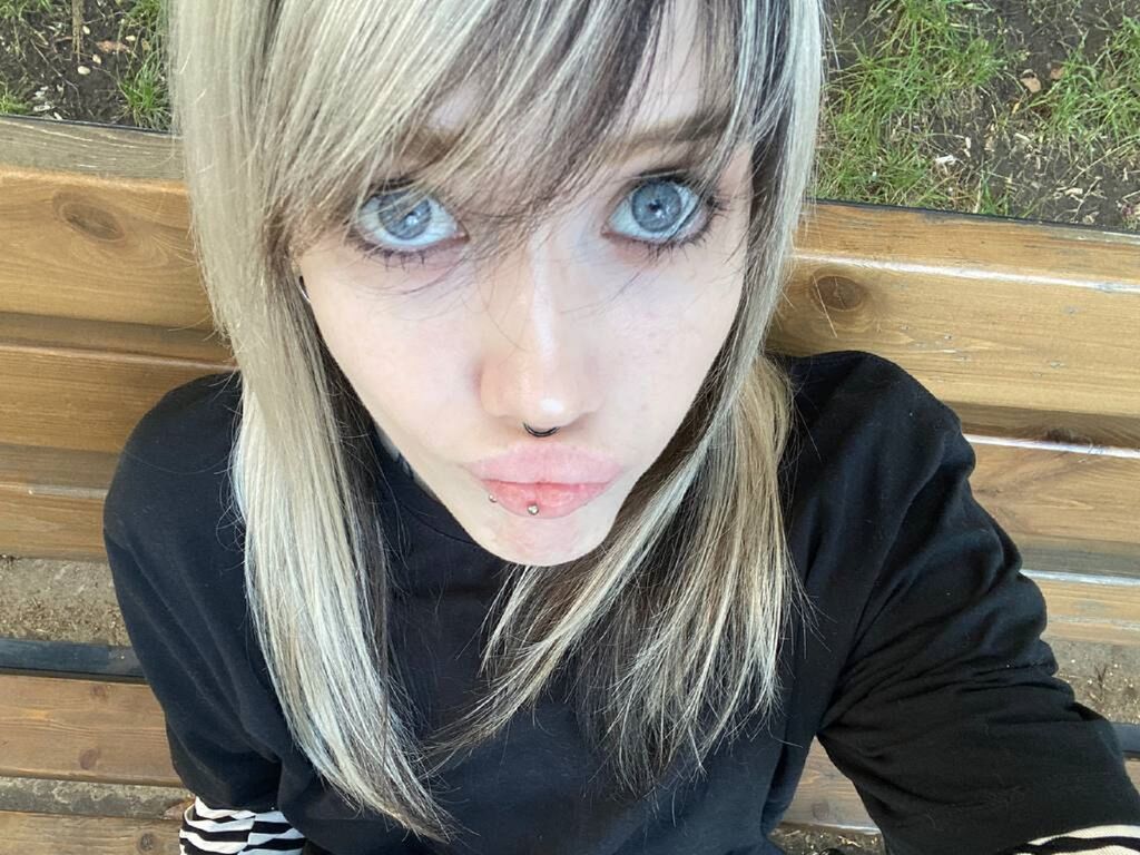 YanaDoti private cam girl preview