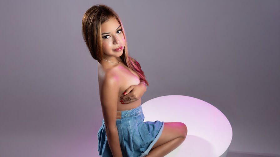 Start Anal Finger BellaHayden