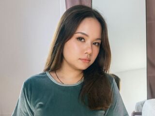 EllariaLee]