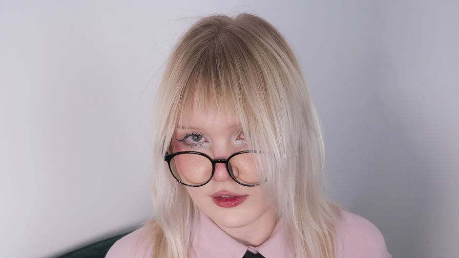 Watch MaryMuir live on Ultra Erotica