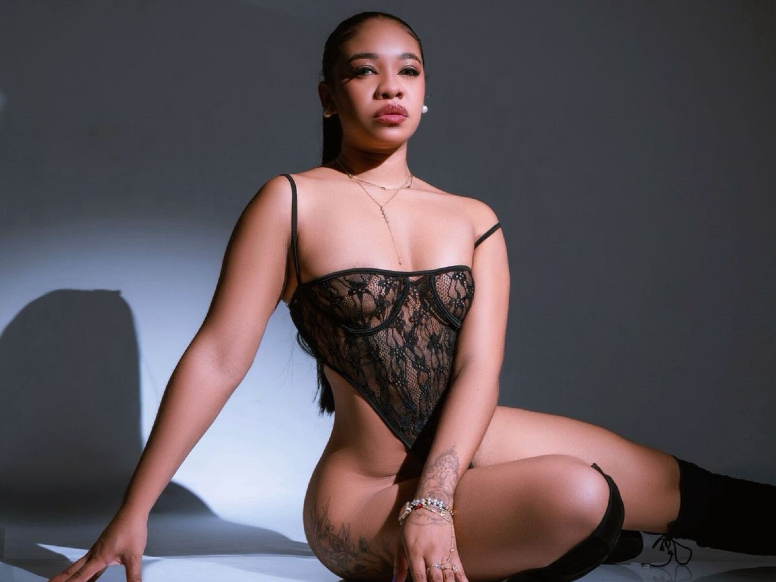 Live cam for MayaBranson
