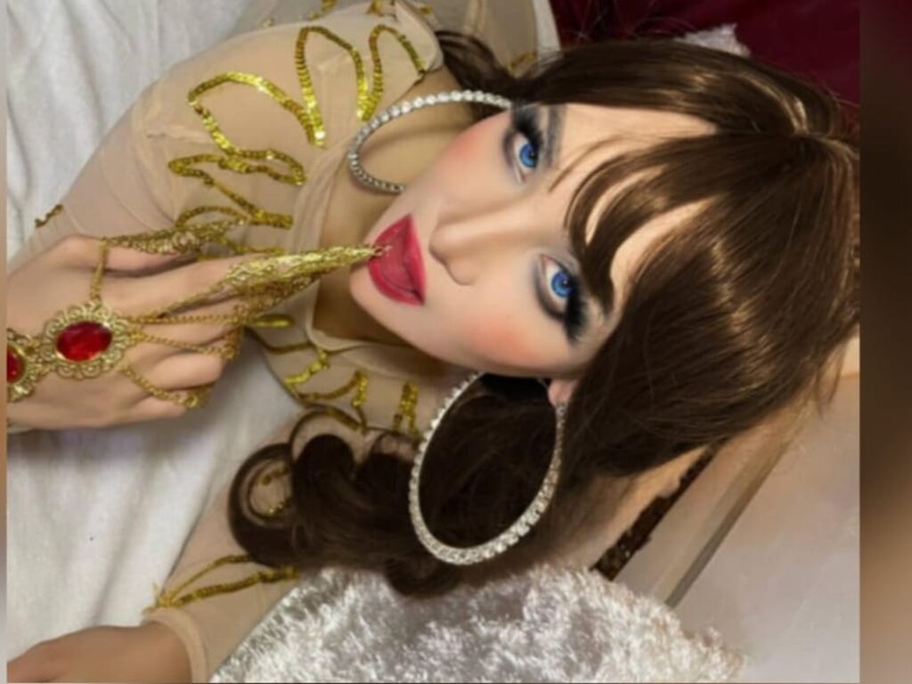 AnayaConda age 24