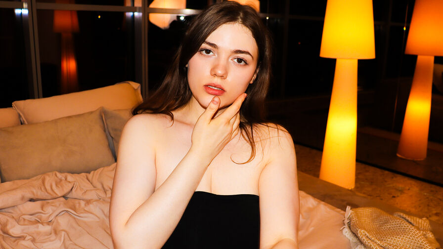Watch KaileySummer live on Cam Plug