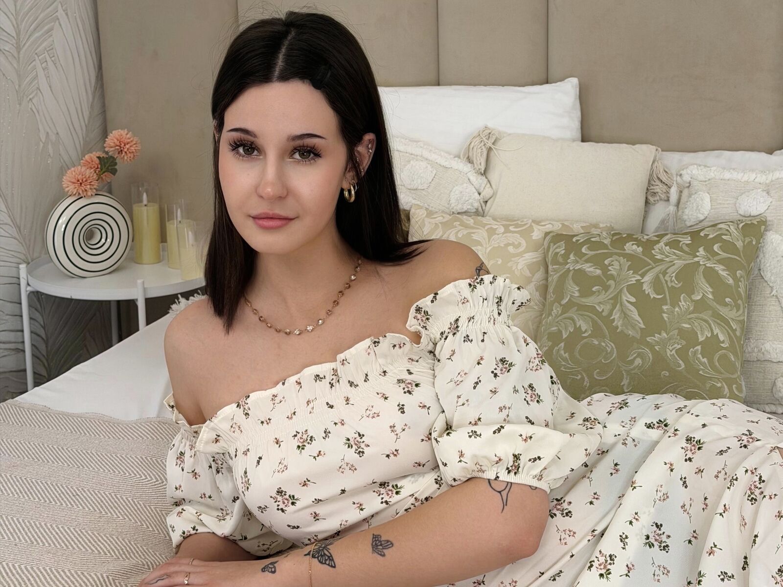 Live cam for SelenaMirel