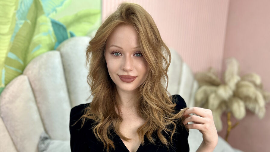 Watch BiancaGlidden live on Amateur Porn