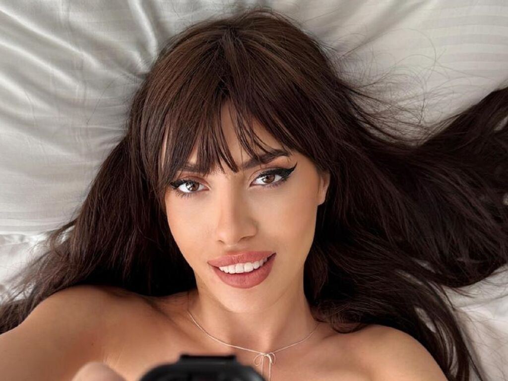 LiveJasmin Ana is Freechat Ana — Making you smile and creating those moments when we both forget everything else. I love turning up the heat with some playful teasing, sharing laughs, and building connections that feel real. There's nothing better than knowing I've made your day...