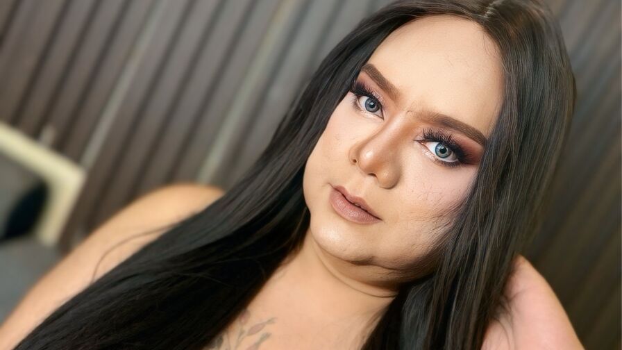 Engage with ZandraKelly Live