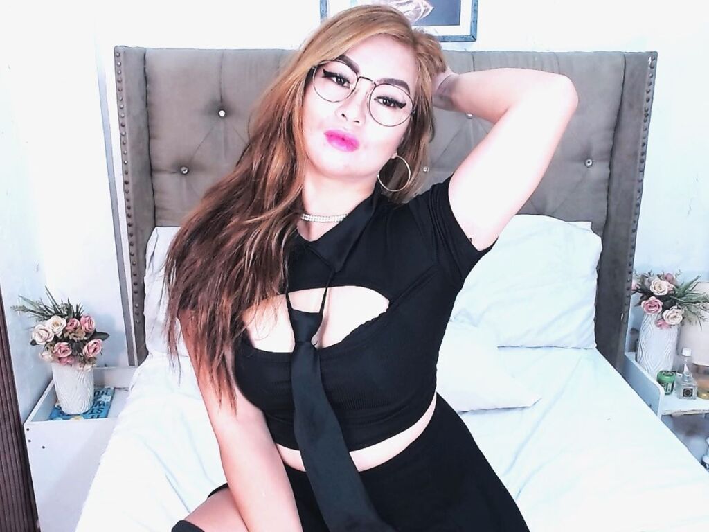 KylieBennett horny fetish webcam