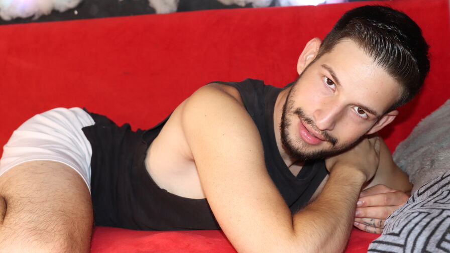 Watch LeonVane live on The Hot Webcams