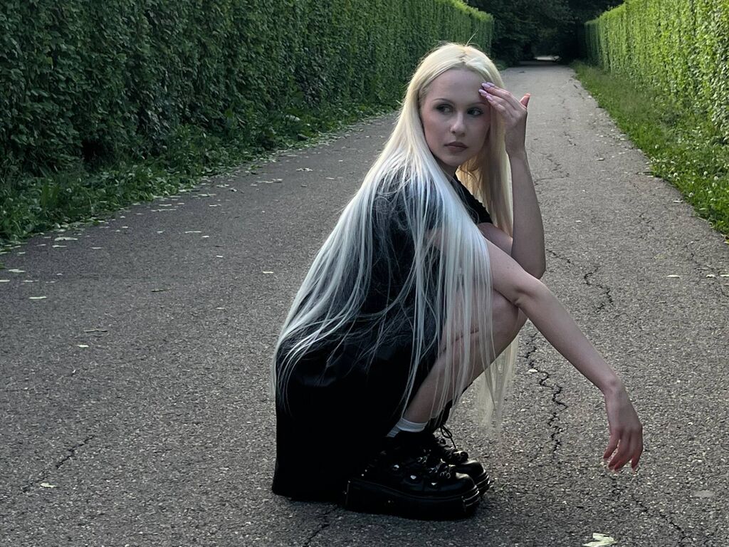 CrystalSymes live performer profile picture