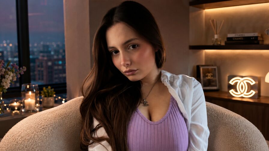 Watch EmmyGallagher live on Cuties