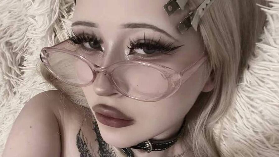 Watch IraidaFairleigh live on Amateur Porn