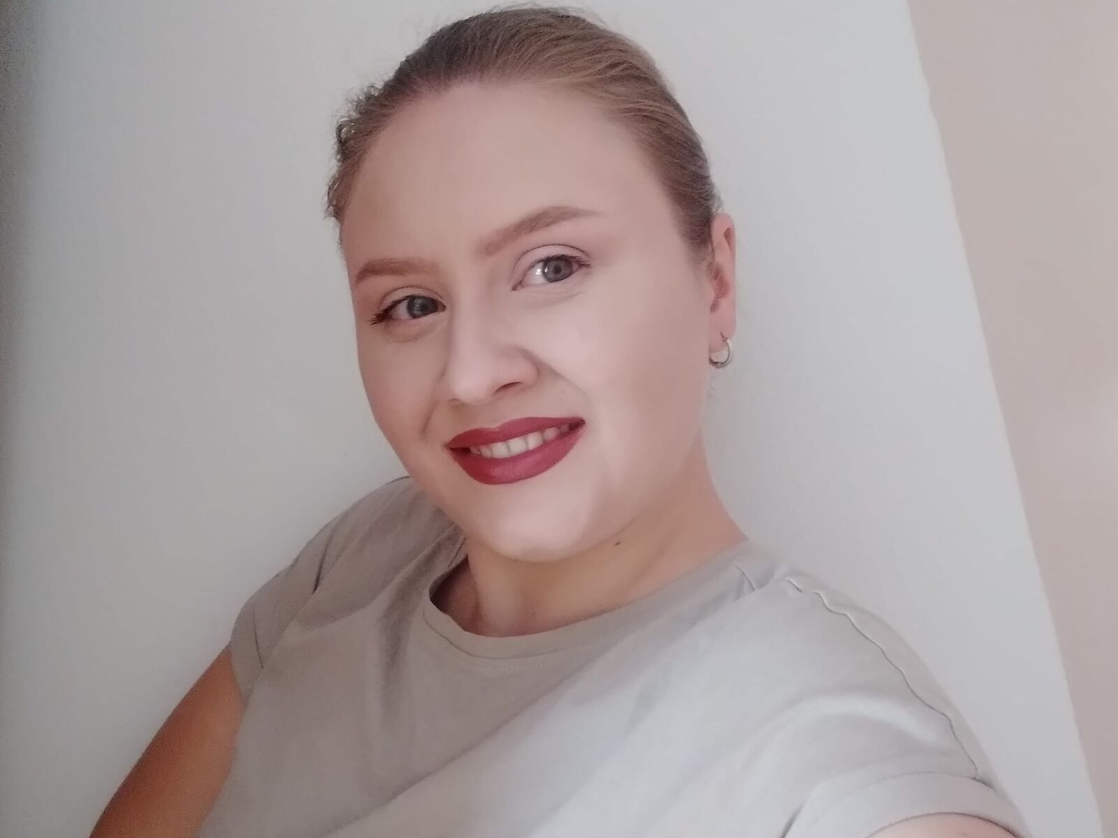 Live cam for IreneBates
