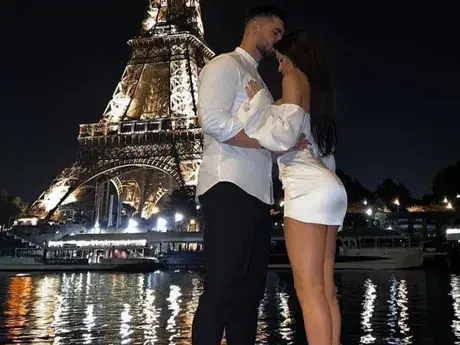 Chat with AdryandAny