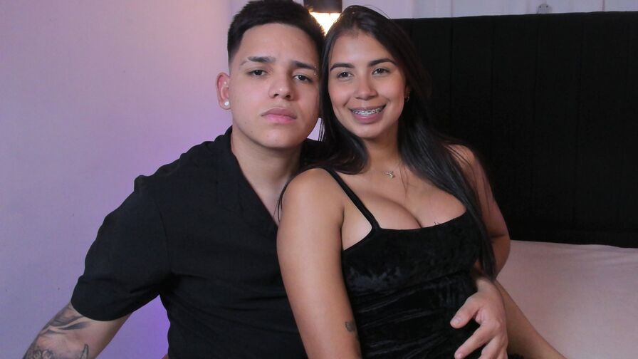 Watch PaulaAndJosue live on Ultra Erotica