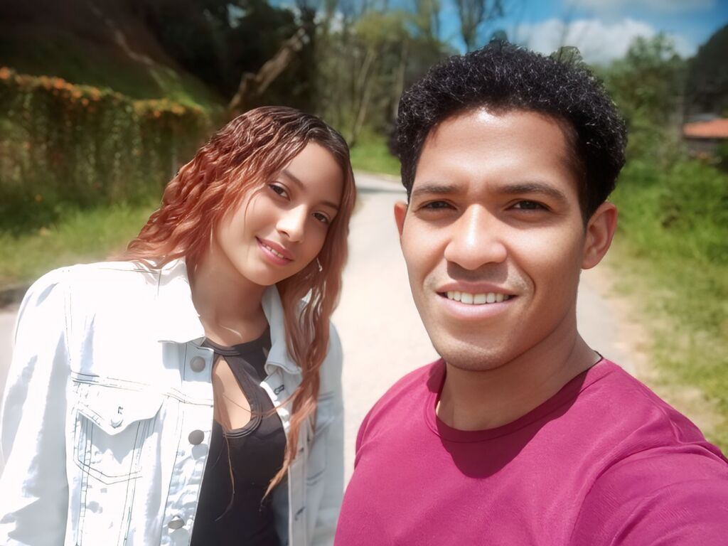 GibsonAndAsleys Nude