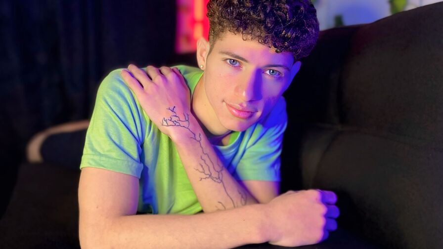 Watch MattiaFontaine live on DMS List