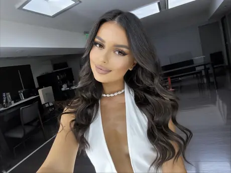 Chat with JasmineHille