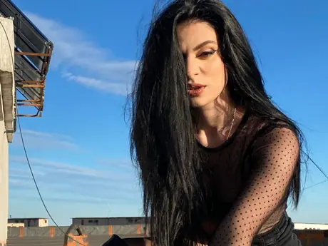 Chat with MadelynVelure