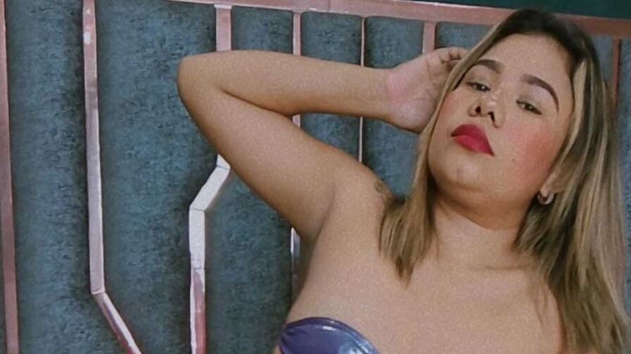 Watch ValerieMendozaa live on Useporn
