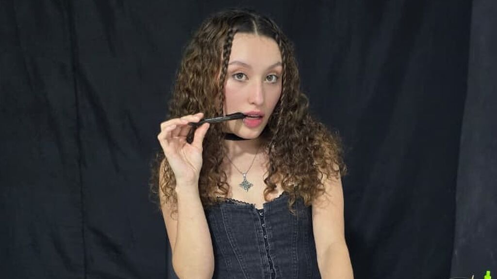 Sex chat gratuit in direct cu MarthiAdams pe LiveJasmin