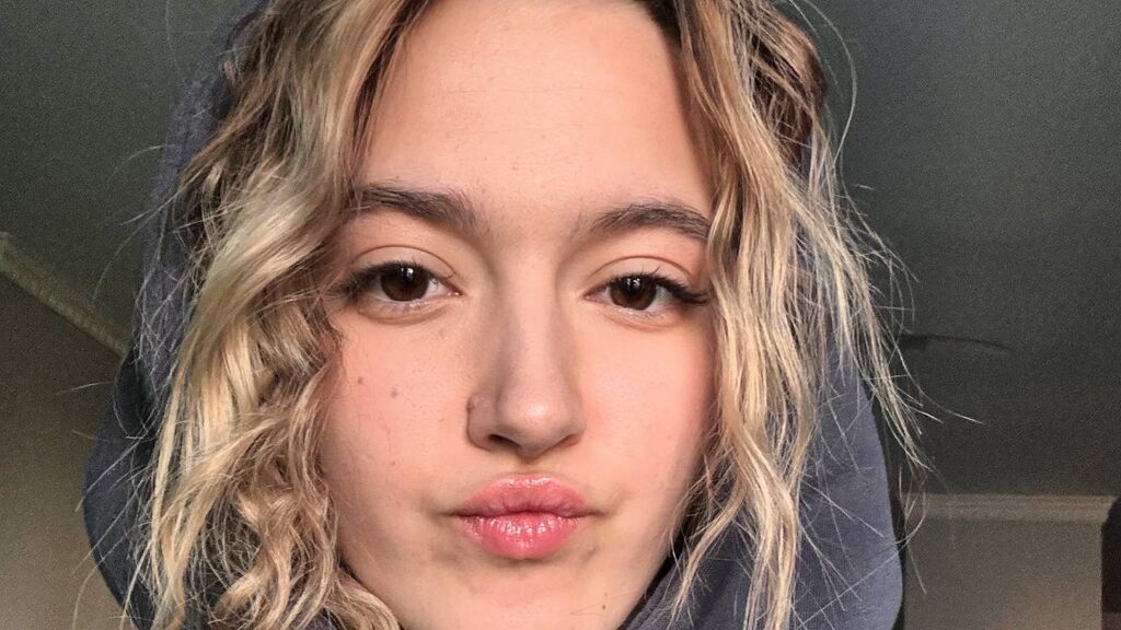 Sex chat gratuit in direct cu ElwynaBrindle pe LiveJasmin