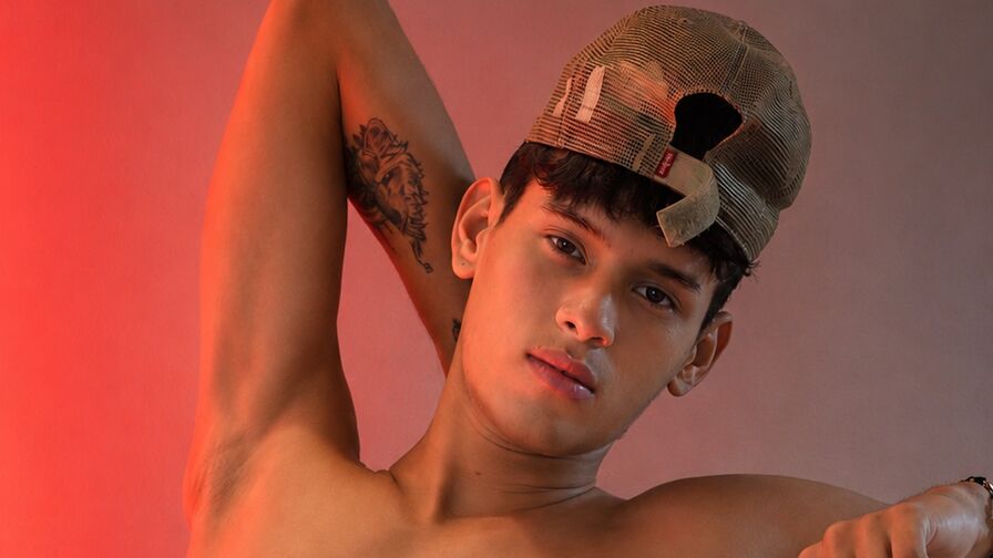 Watch PitRoss live on Ultra Erotica