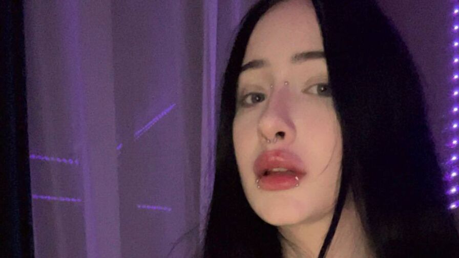 Live HD Nude Chat with AnnaLooks