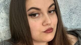 Free Nude ElviraJoness