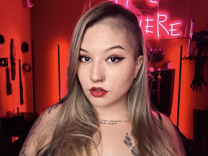 AngelinaVonnDeep 