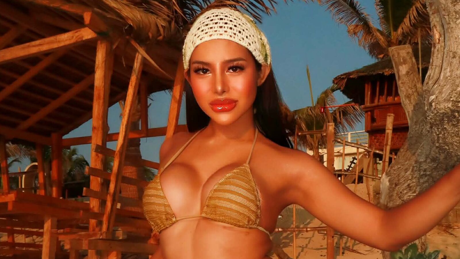 RoxieYami glamour portrait