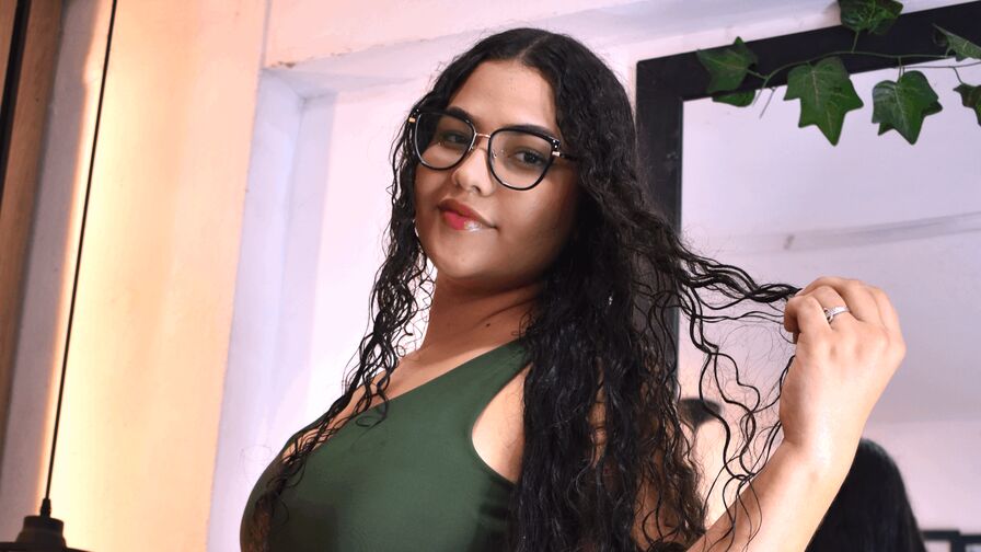 Live HD Nude Chat with DayiSmith