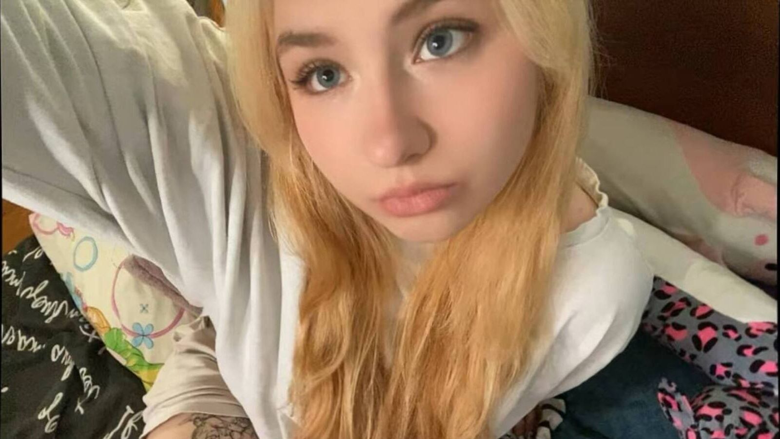 YuetteStalford erotic portrait