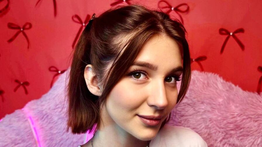 Watch IslaMontgomery live on Cam Plug