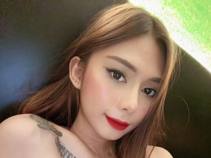 shaniagomez