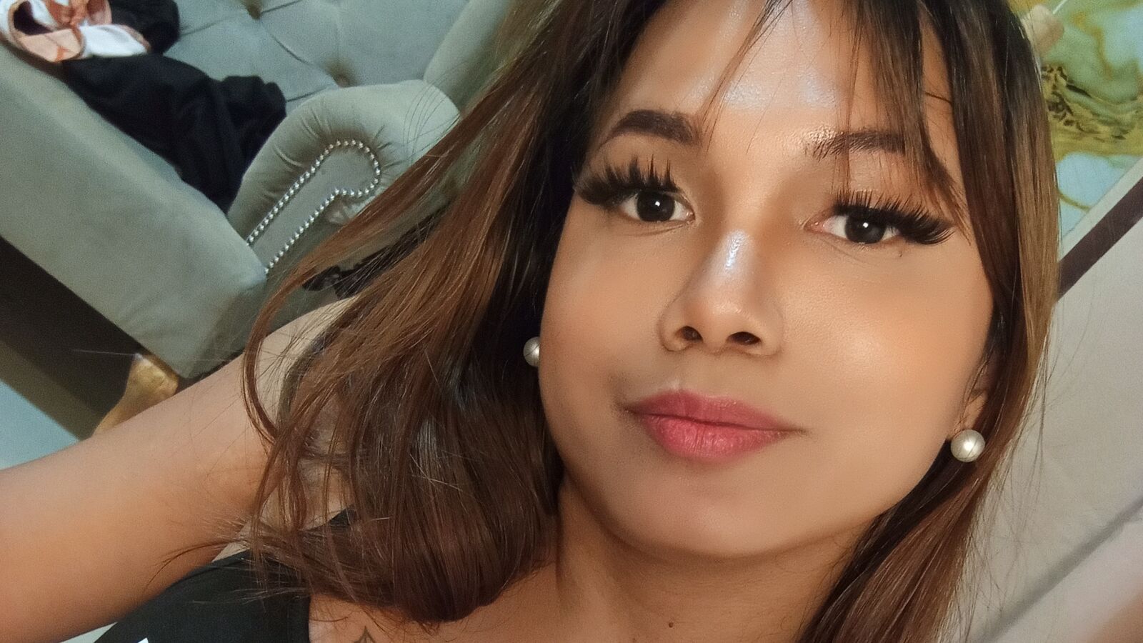 DaphnieSebastian erotic portrait