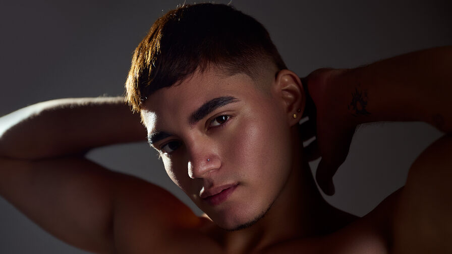 ThiagoSteel – Male | She Tabe