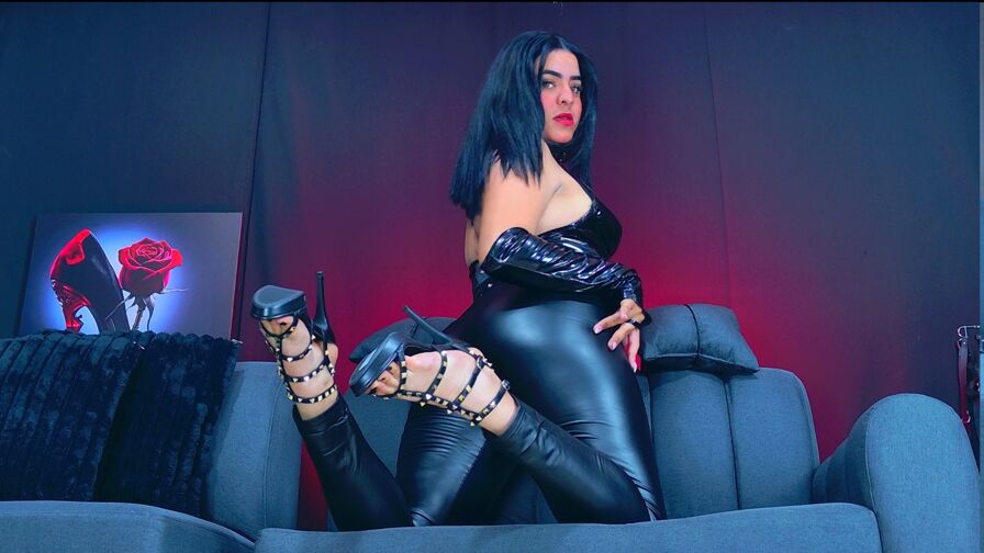 Watch KatrinaStones live on Amateur Porn