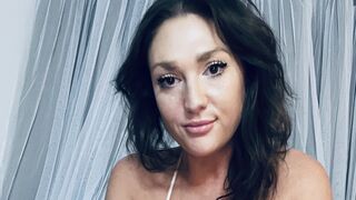 MollyLaws Hottest Webcams