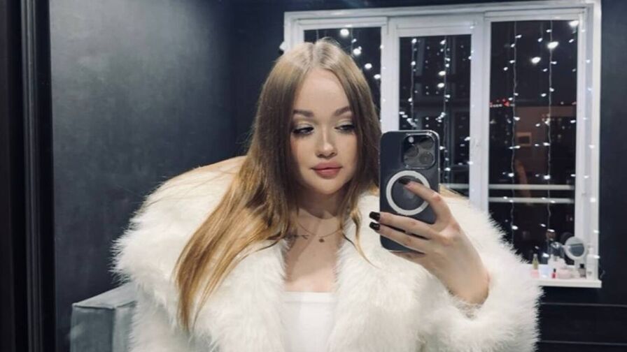 Cameltoe, Close up, Fingering, Live orgasm, Oil, Striptease, Vibrator, Footsex, Snapshot, Twerk