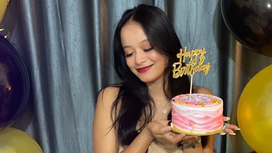 Live HD Nude Chat with AnayaGreen