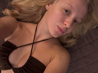 SummerMiln Porn Show