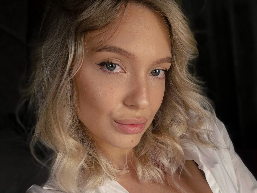 LottiePearl LiveJasmin credits show profile