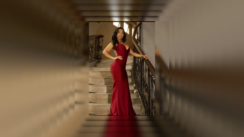 LiindaSanchez live cam model at LiveJasmin