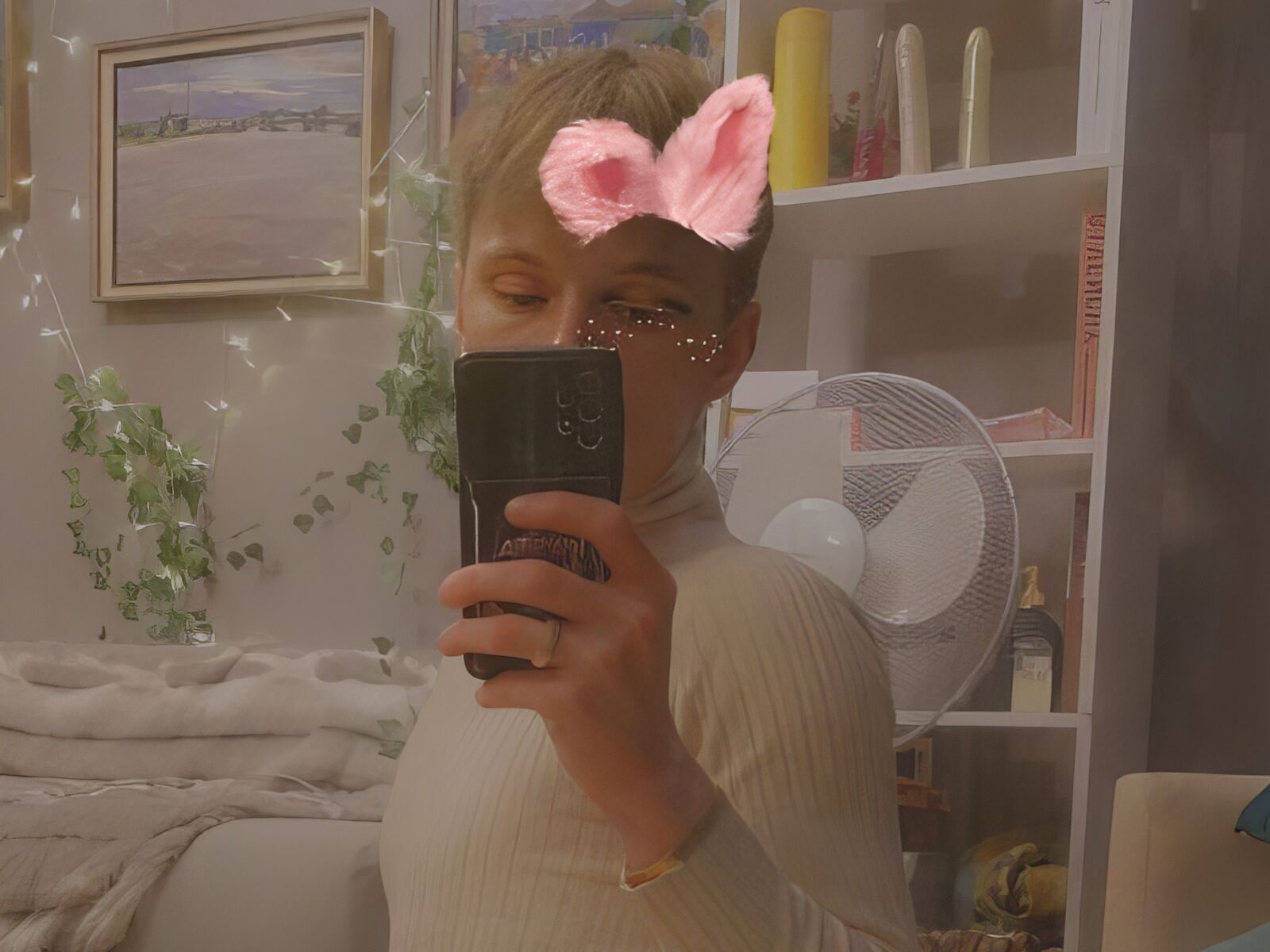 Live cam for AlikWhite