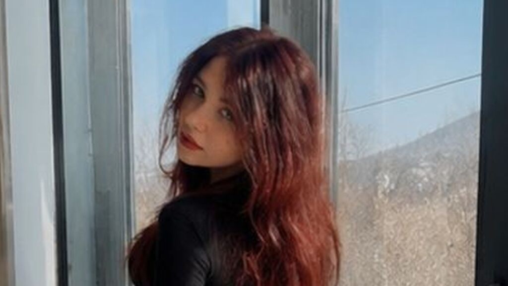 Sex chat gratuit in direct cu VioletteIguina pe LiveJasmin